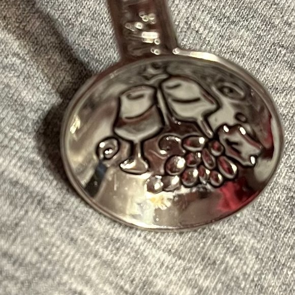 Ganz Wine Grapes Measuring Spoons 4 Piece Set - Picture 6 of 7